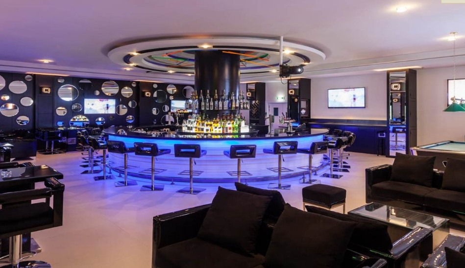 The Q sports Bar in the Holiday Inn Al Barsha Dubai